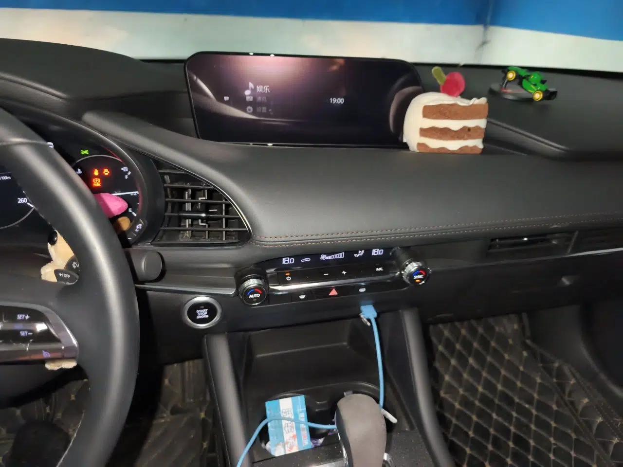 Mazda 3 Axela 2021 2.0L Automatic Zhiya Edition — миниатюра 14