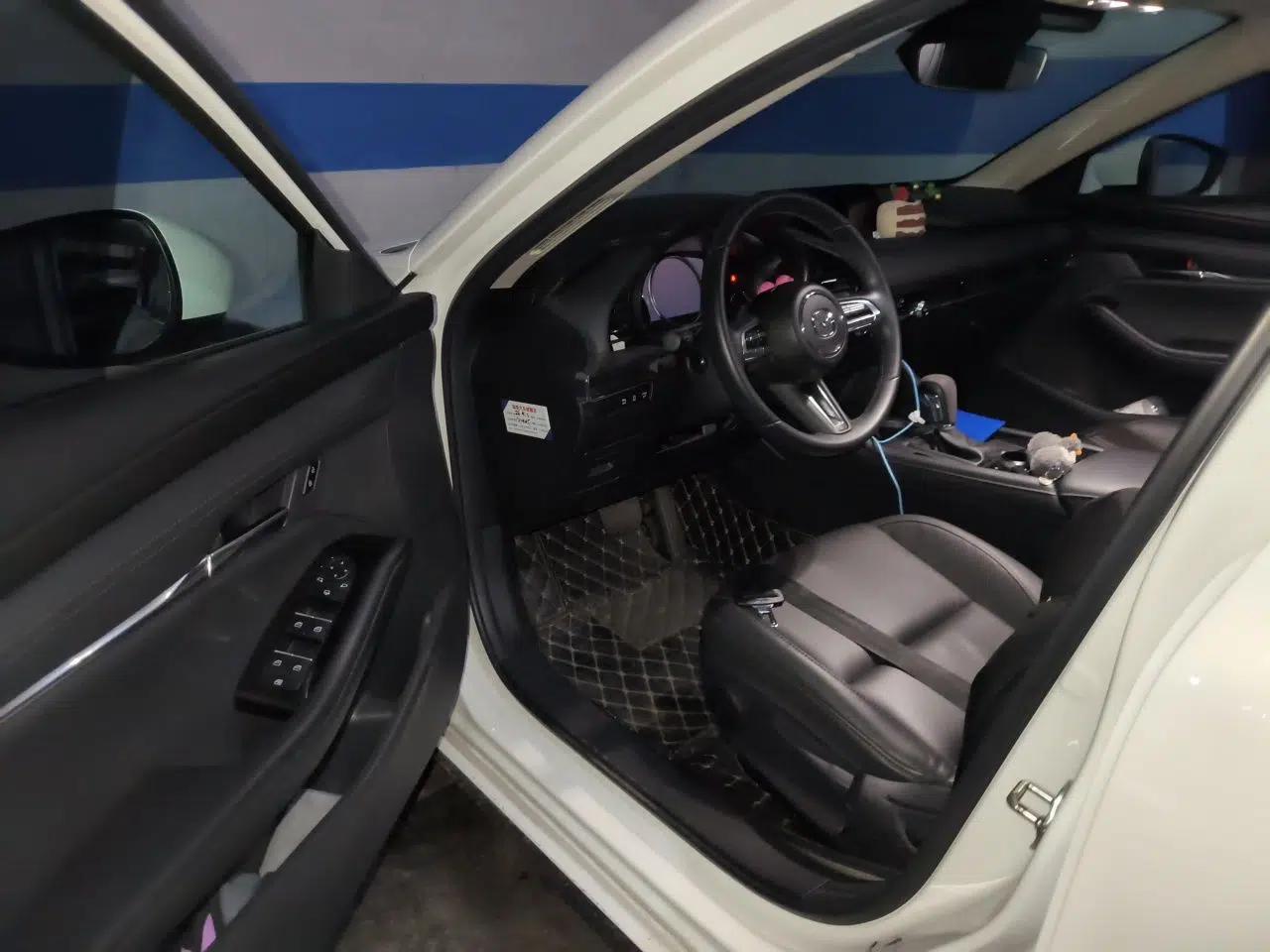 Mazda 3 Axela 2021 2.0L Automatic Zhiya Edition — миниатюра 17