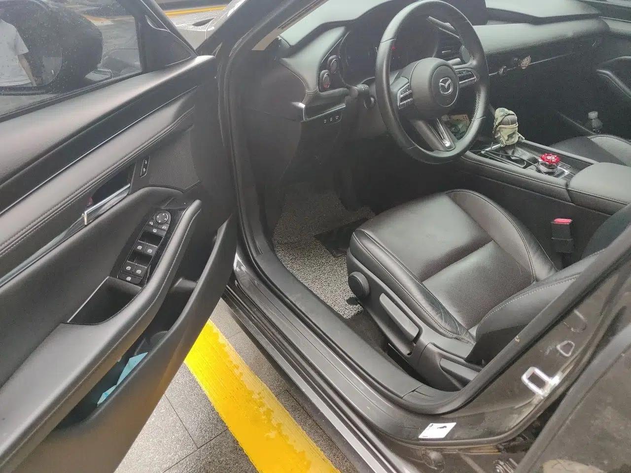 Mazda 3 Axela 2020 2.0L Automatic Zhiya Edition — миниатюра 17