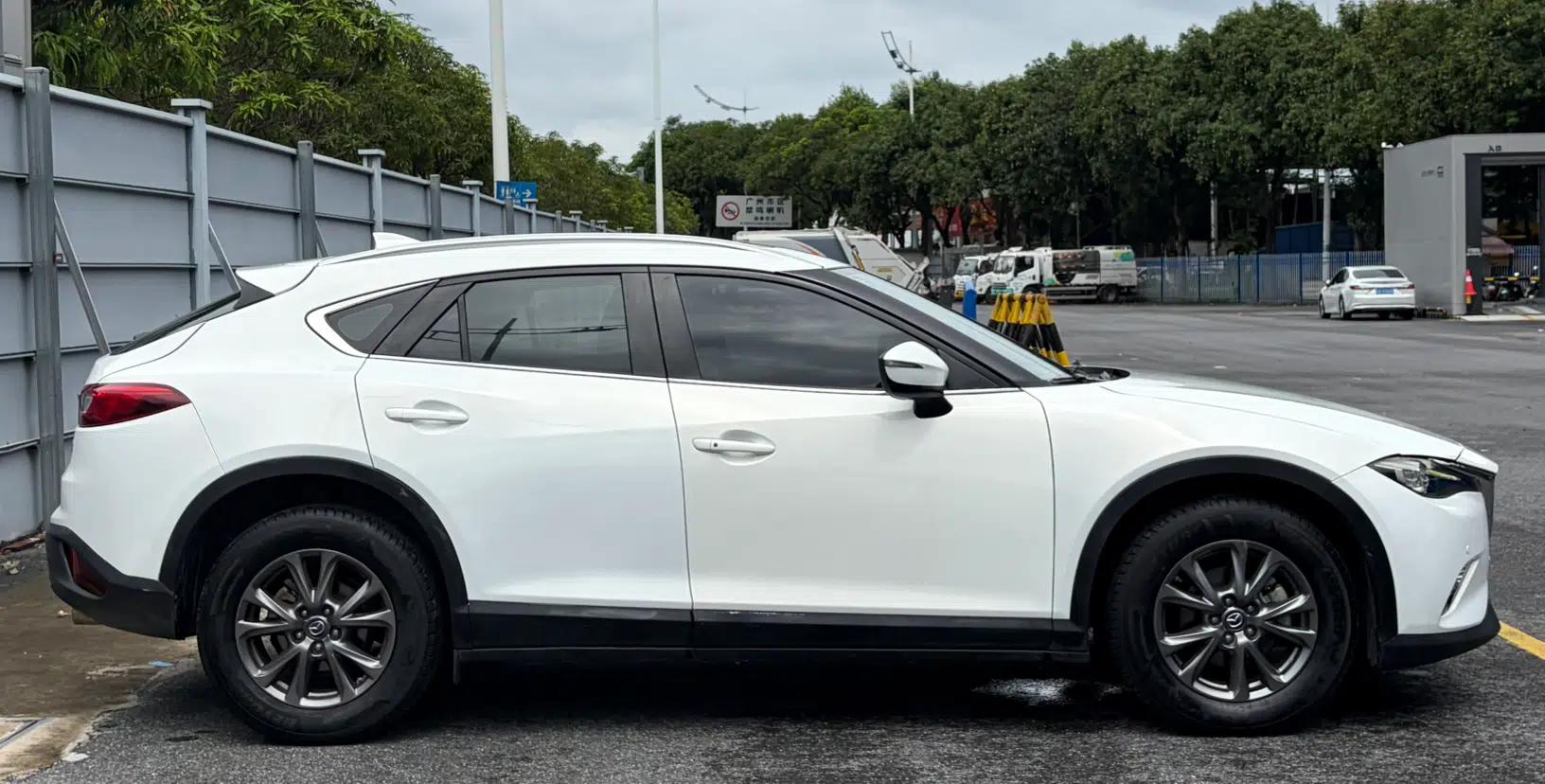 Mazda CX-4 2018 2.0L Automatic Two-Wheel Drive Blue Sky Premium Upgrade Version China VI Standard — миниатюра 11