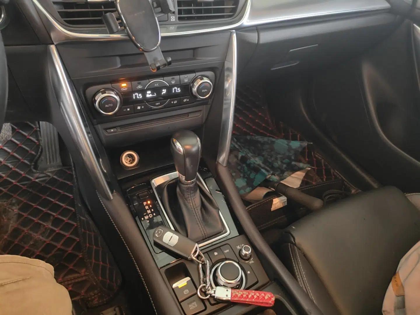 Mazda CX-4 2018 2.0L Automatic Two-Wheel Drive Blue Sky Premium Upgrade Version China VI Standard — миниатюра 17