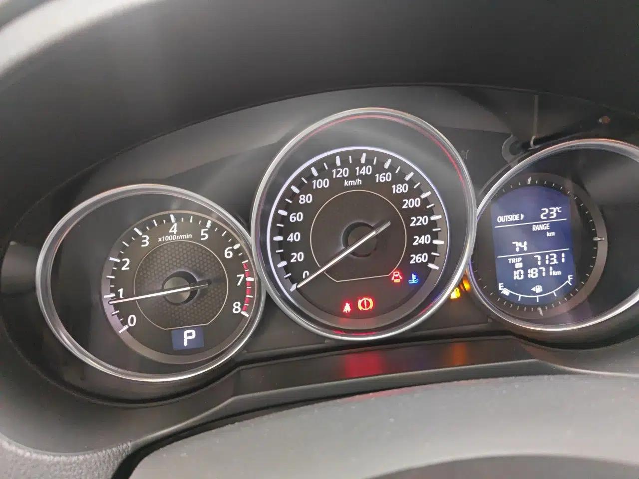 Mazda Atenza 2014 2.0L Blue Sky Luxury Edition — миниатюра 12