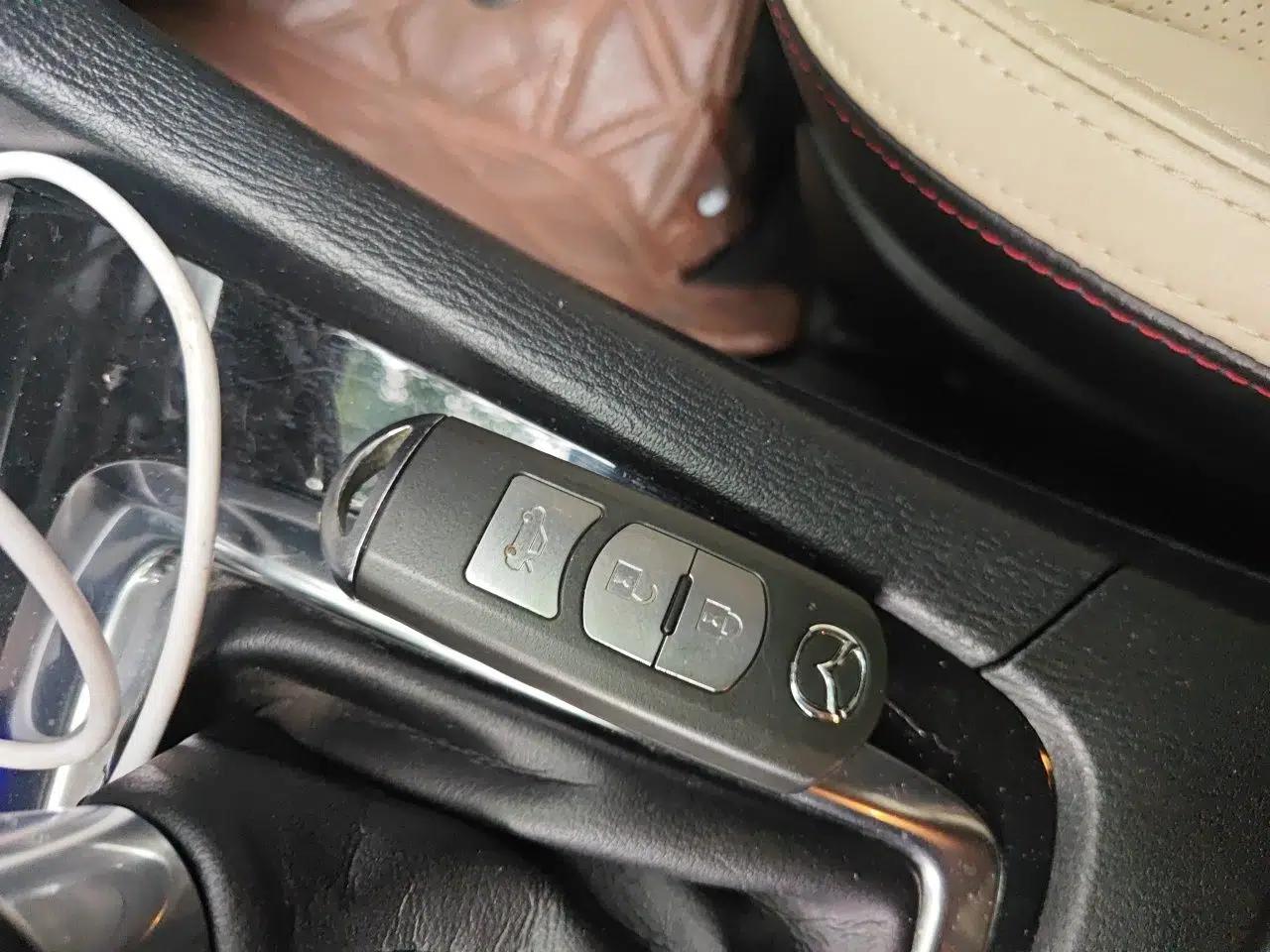 Mazda Atenza 2014 2.0L Blue Sky Luxury Edition — миниатюра 9