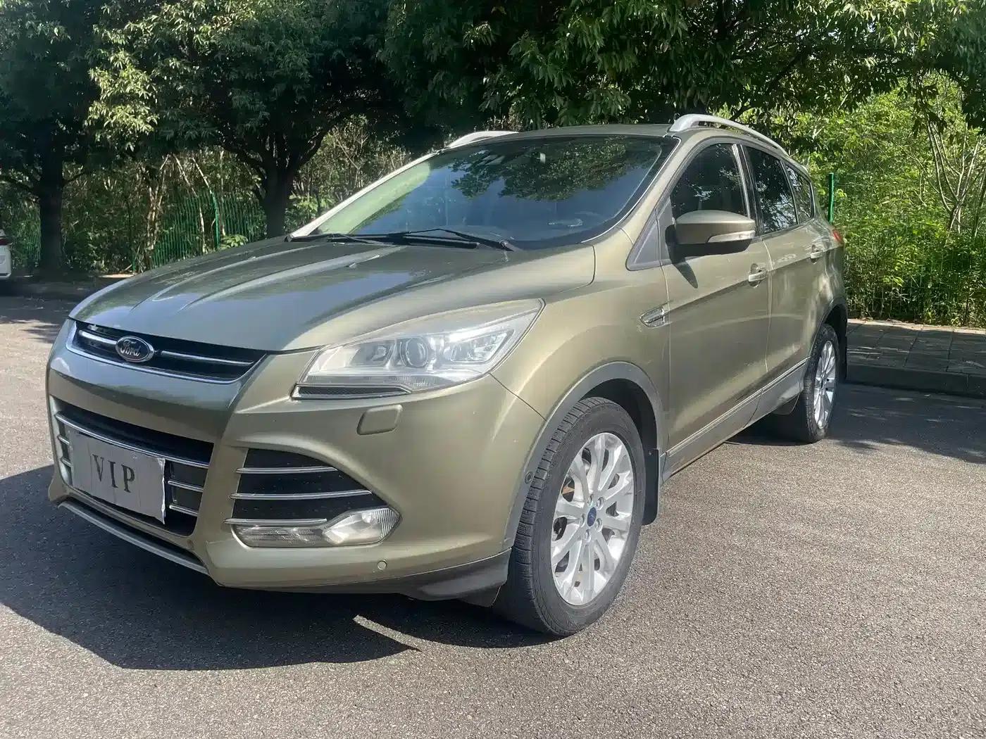 Ford Kuga 2013 2.0L GTDi AWD Premium — миниатюра 1