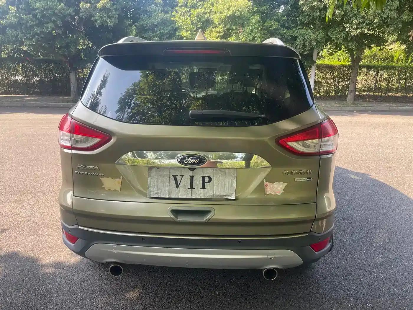 Ford Kuga 2013 2.0L GTDi AWD Premium — миниатюра 12