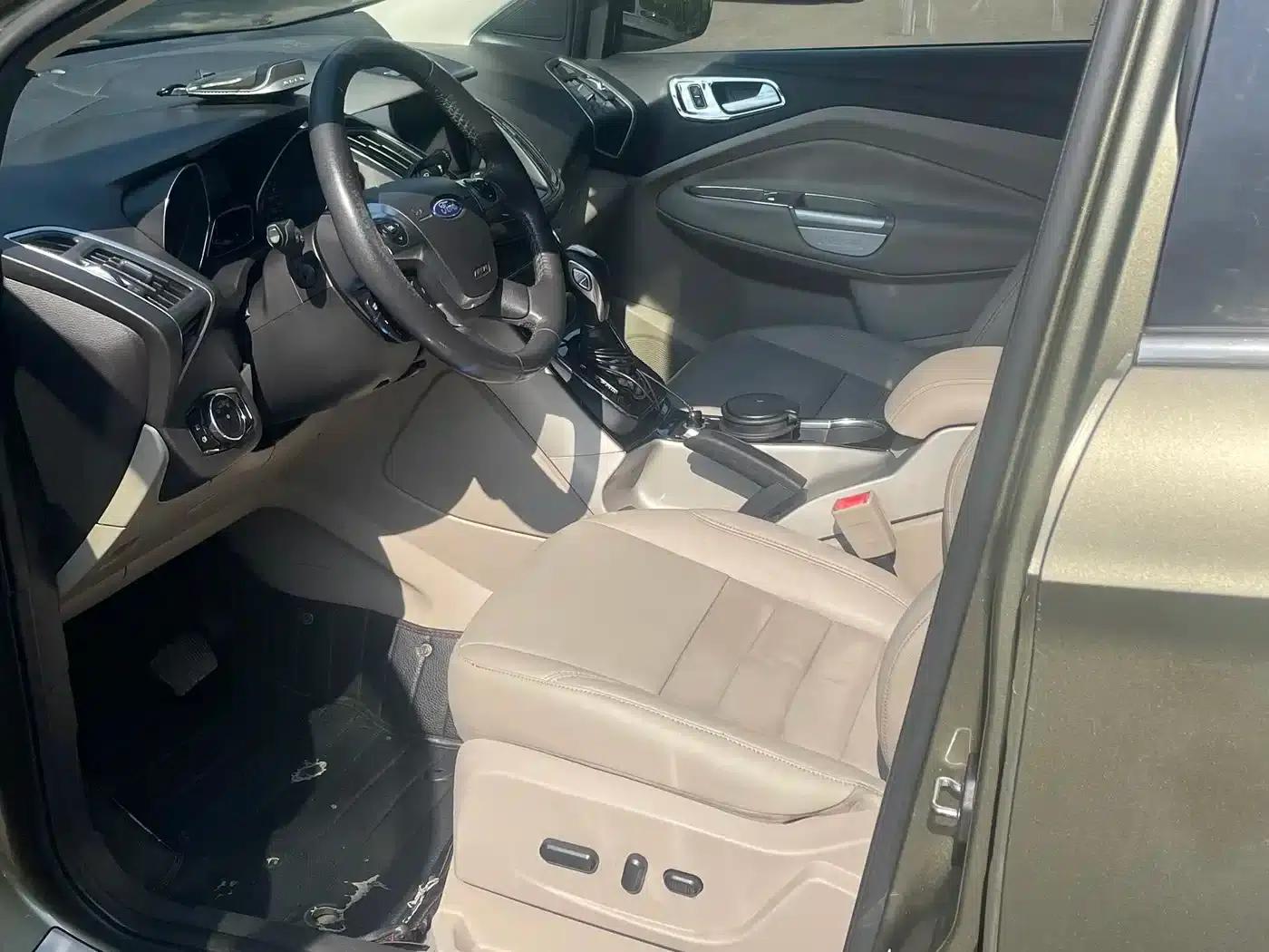 Ford Kuga 2013 2.0L GTDi AWD Premium — миниатюра 4