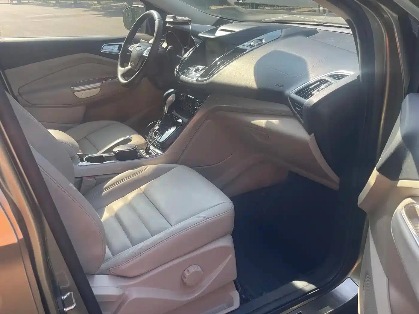 Ford Kuga 2013 2.0L GTDi AWD Premium — миниатюра 6