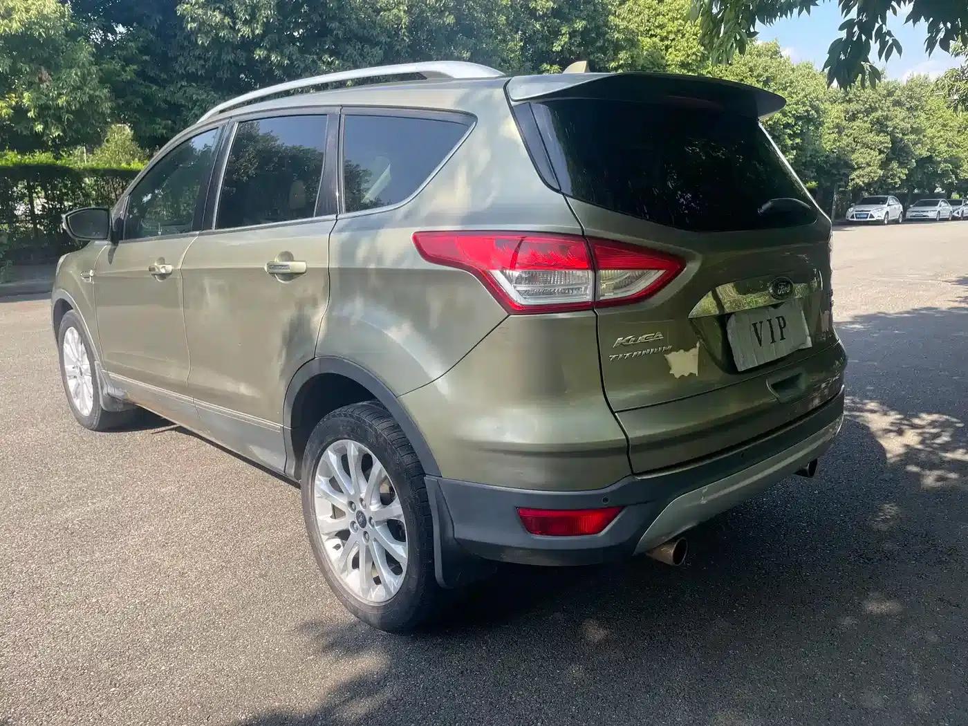Ford Kuga 2013 2.0L GTDi AWD Premium — миниатюра 10