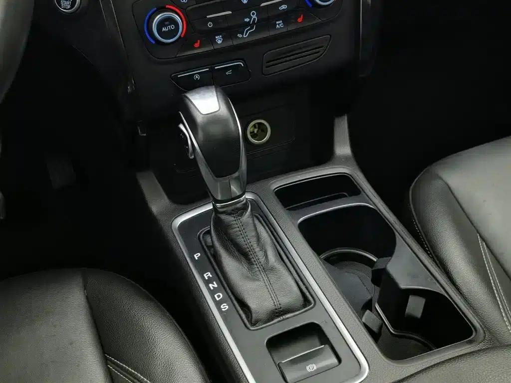 2018 Ford Kuga EcoBoost 245 AWD Luxury Edition — миниатюра 13