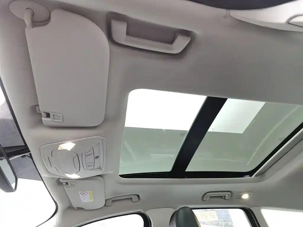 2018 Ford Kuga EcoBoost 245 AWD Luxury Edition — миниатюра 14