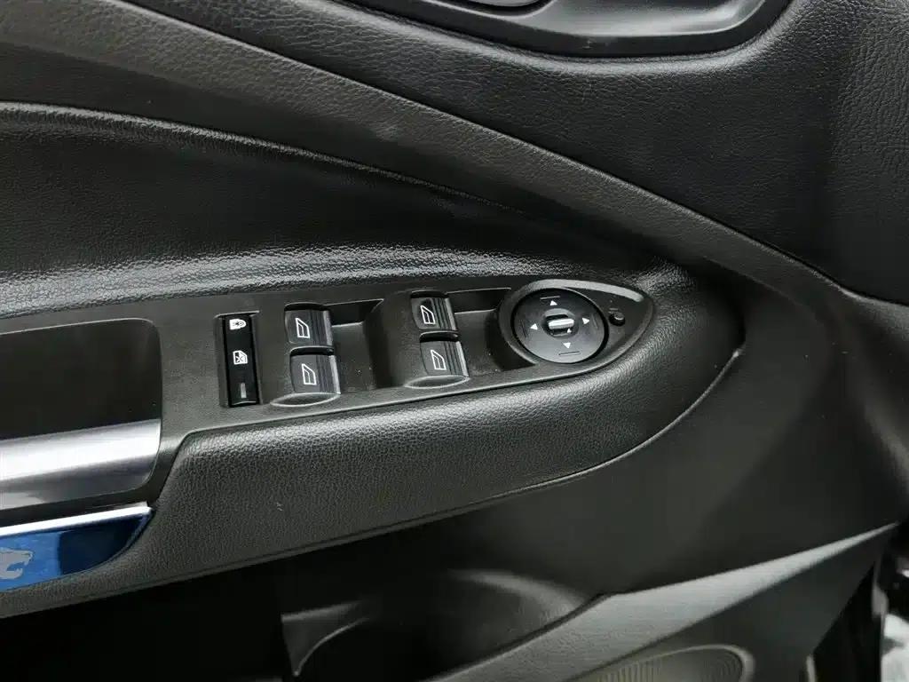2018 Ford Kuga EcoBoost 245 AWD Luxury Edition — миниатюра 9