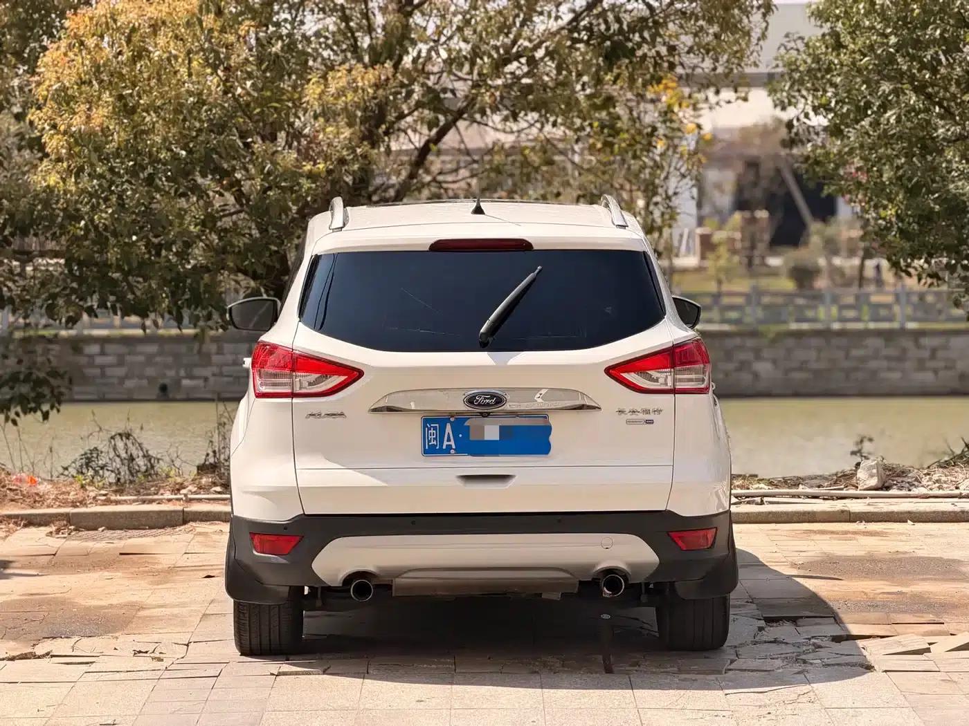 Ford Kuga 2013 1.6L GTDi AWD Elite — миниатюра 3
