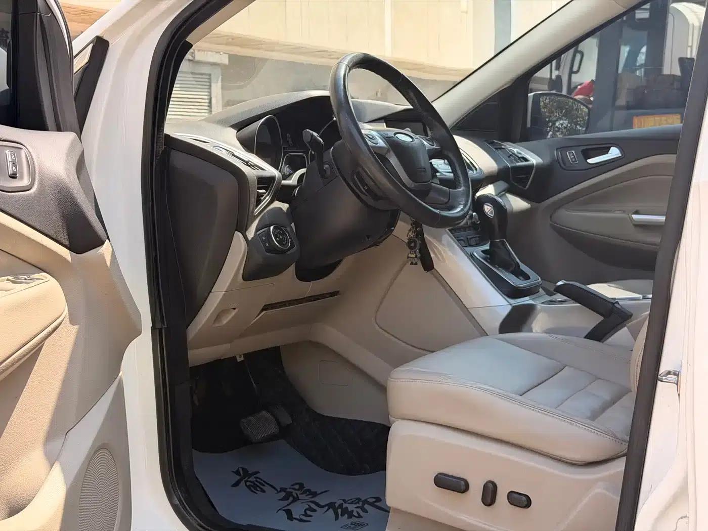 Ford Kuga 2013 1.6L GTDi AWD Elite — миниатюра 5
