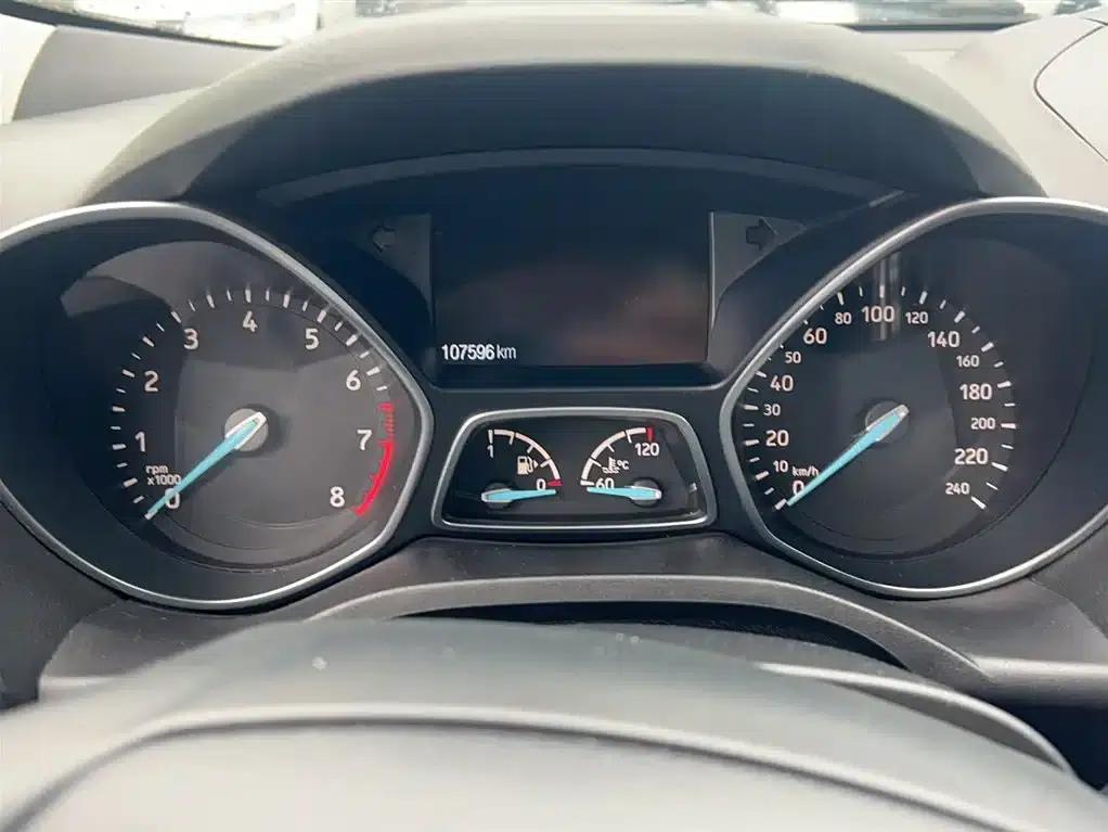 2017 Ford Kuga EcoBoost 180 2WD Luxury Edition — миниатюра 4