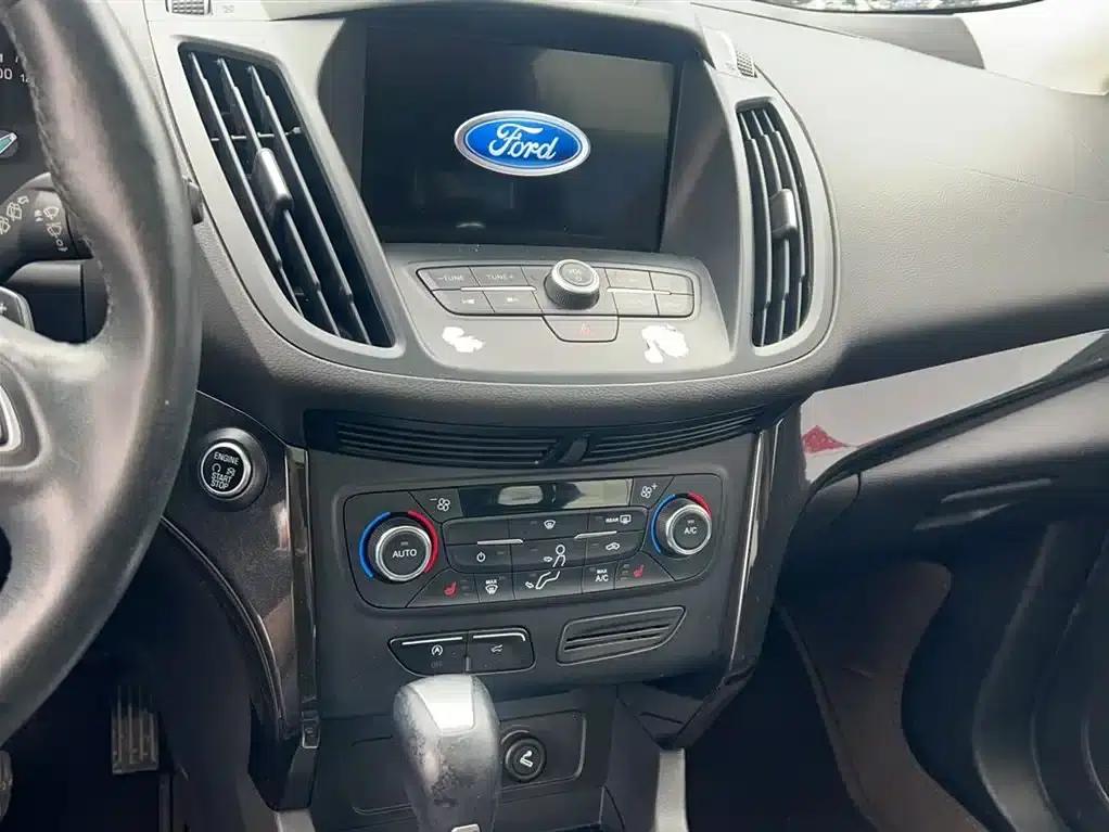 2017 Ford Kuga EcoBoost 180 2WD Luxury Edition — миниатюра 5