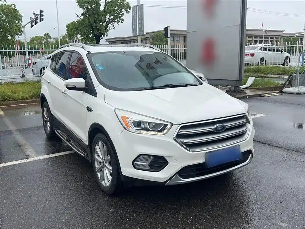2017 Ford Kuga EcoBoost 180 2WD Luxury Edition — миниатюра 6