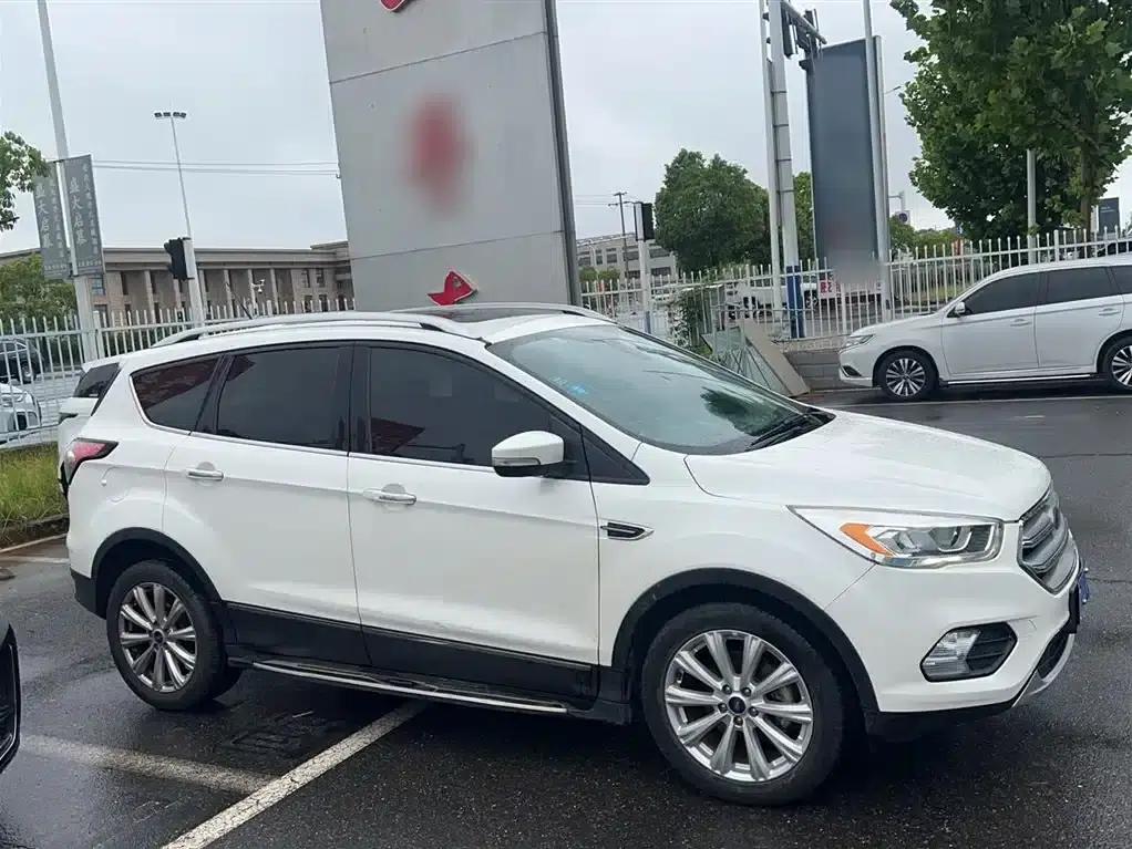 2017 Ford Kuga EcoBoost 180 2WD Luxury Edition — миниатюра 7