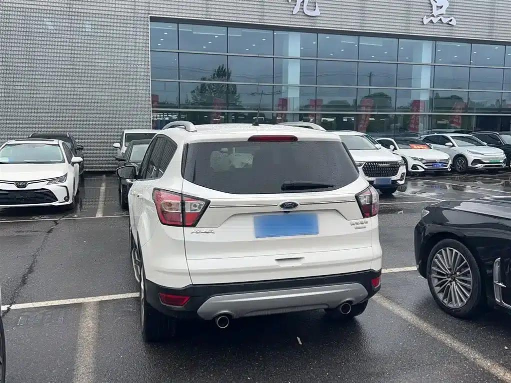 2017 Ford Kuga EcoBoost 180 2WD Luxury Edition — миниатюра 9