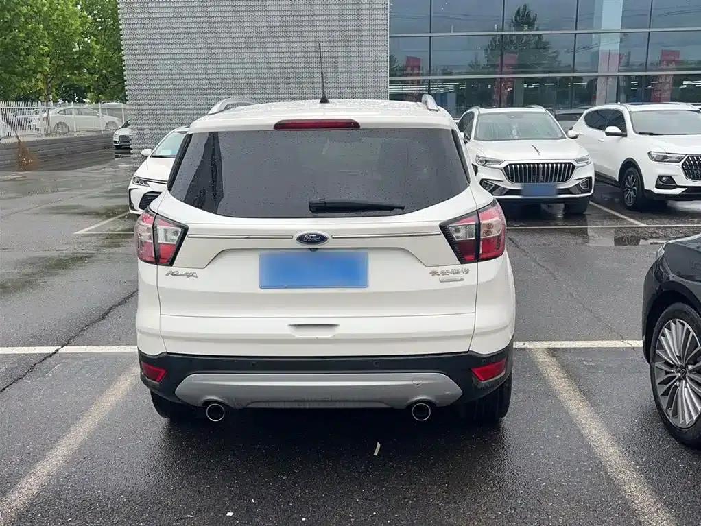 2017 Ford Kuga EcoBoost 180 2WD Luxury Edition — миниатюра 10