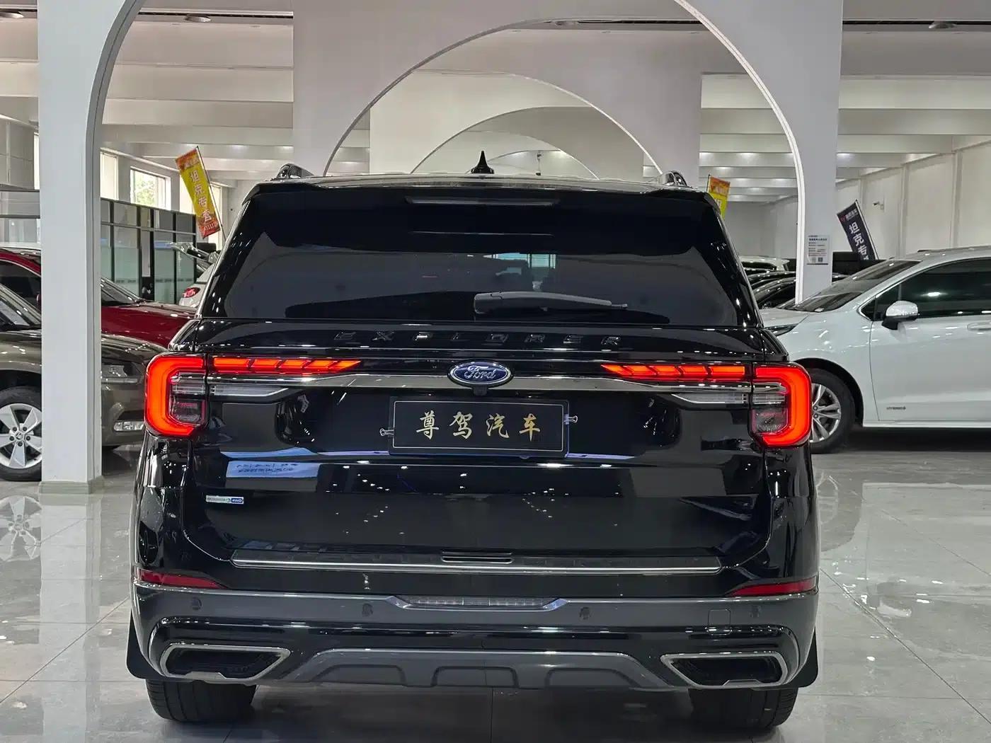 2023 Explorer EcoBoost 285 AWD ST-LINE 7-Seater — миниатюра 3