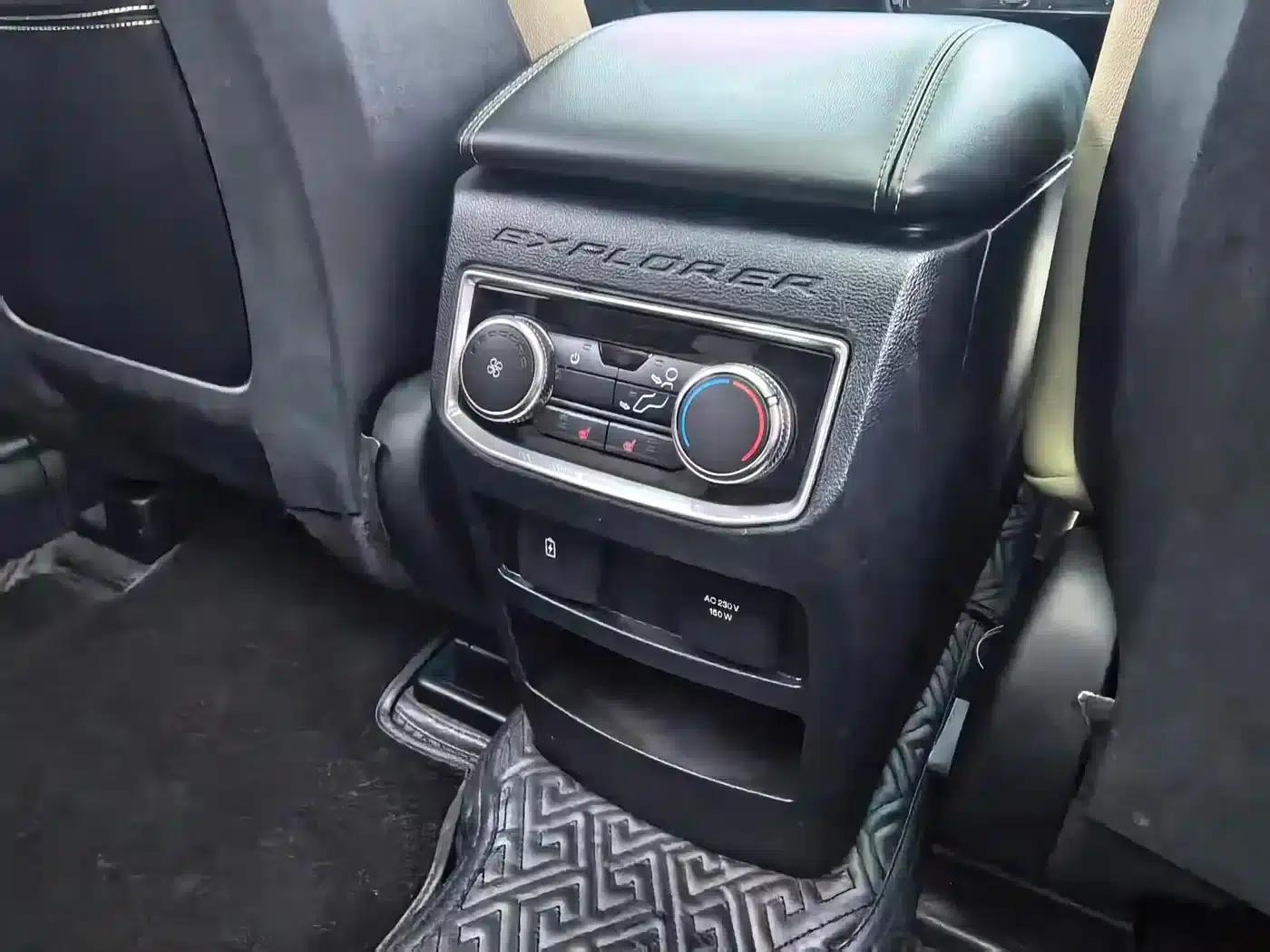 2020 Ford Explorer EcoBoost 285 AWD Titanium Edition (6-seater) — миниатюра 11
