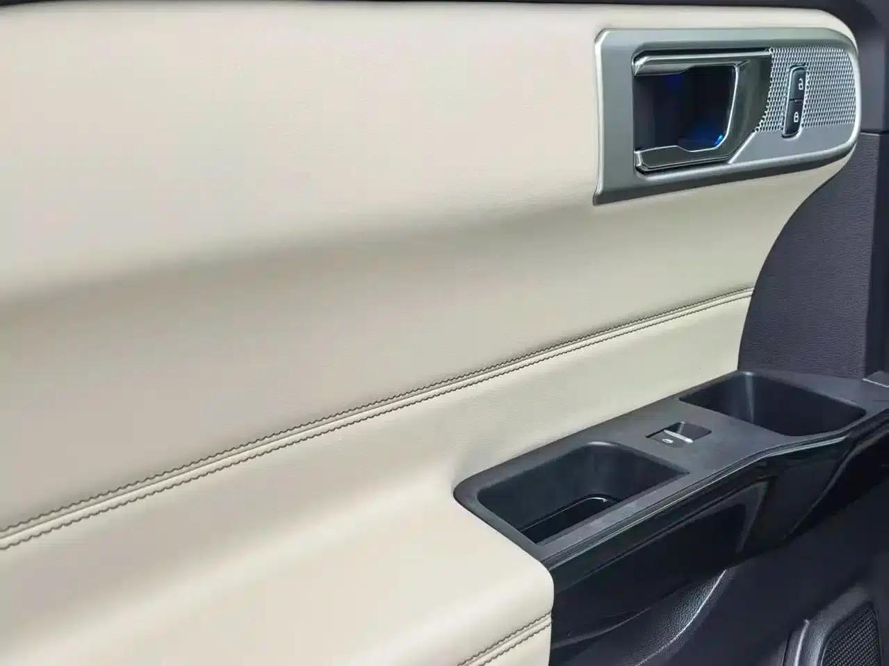 2020 Ford Explorer EcoBoost 285 AWD Titanium Edition (6-seater) — миниатюра 24