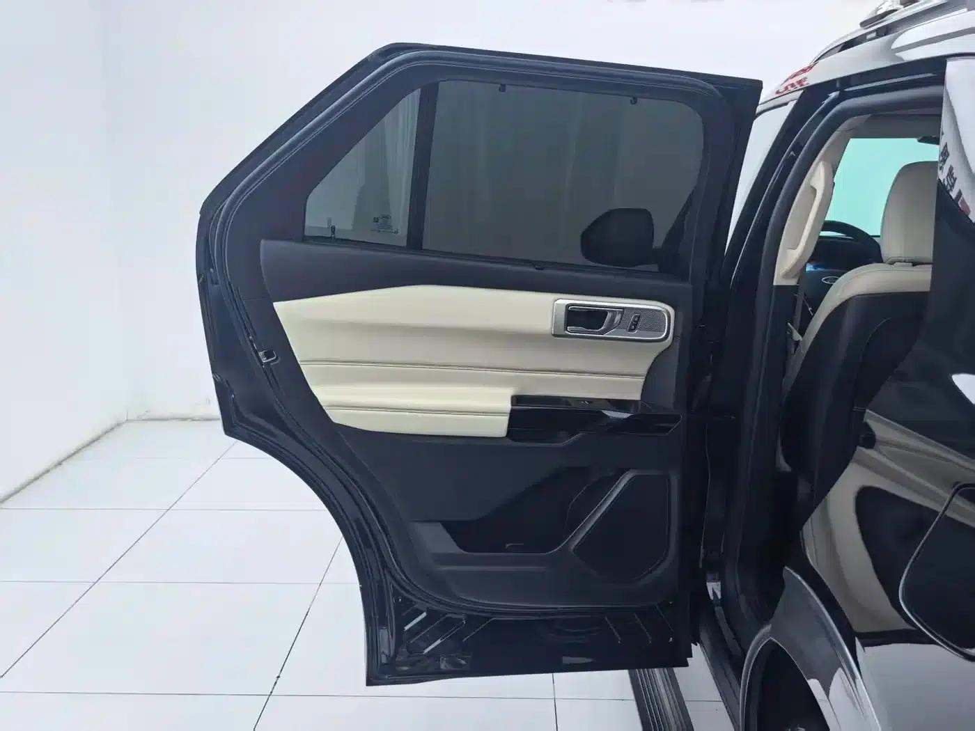 2020 Ford Explorer EcoBoost 285 AWD Titanium Edition (6-seater) — миниатюра 25