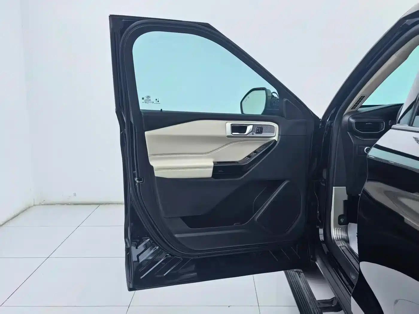 2020 Ford Explorer EcoBoost 285 AWD Titanium Edition (6-seater) — миниатюра 27