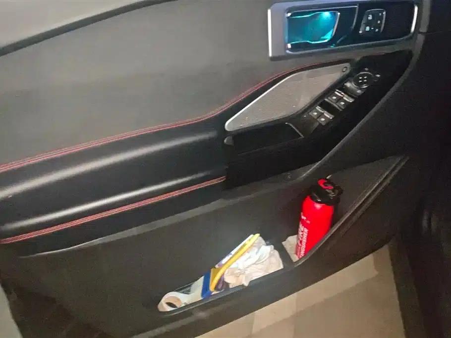 2023 Explorer EcoBoost 285 AWD ST-LINE 6-seater — миниатюра 7