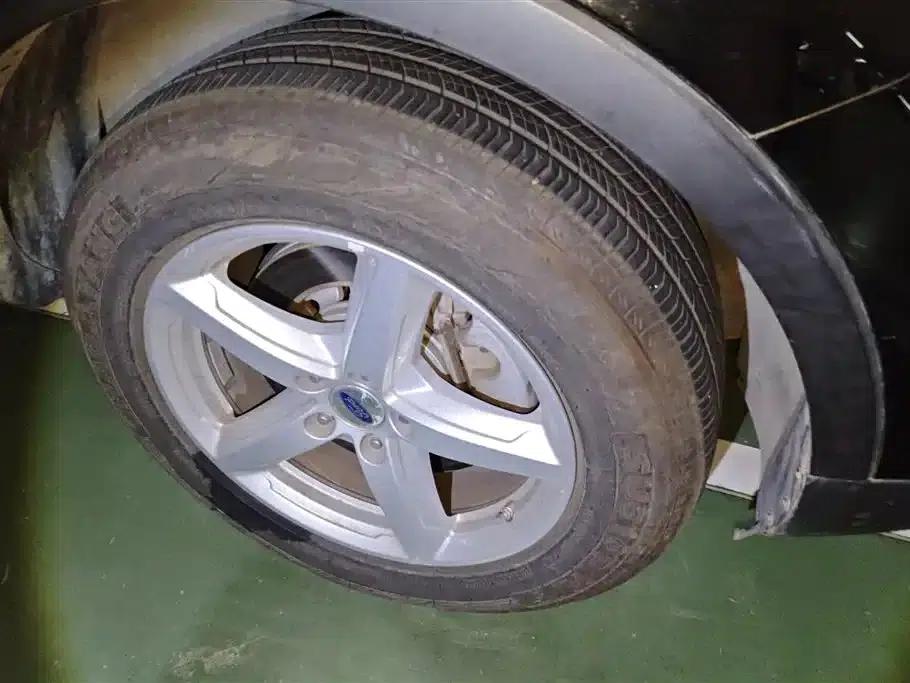 2017 Explorer 2.3T Fashion Edition (Imported) — миниатюра 6