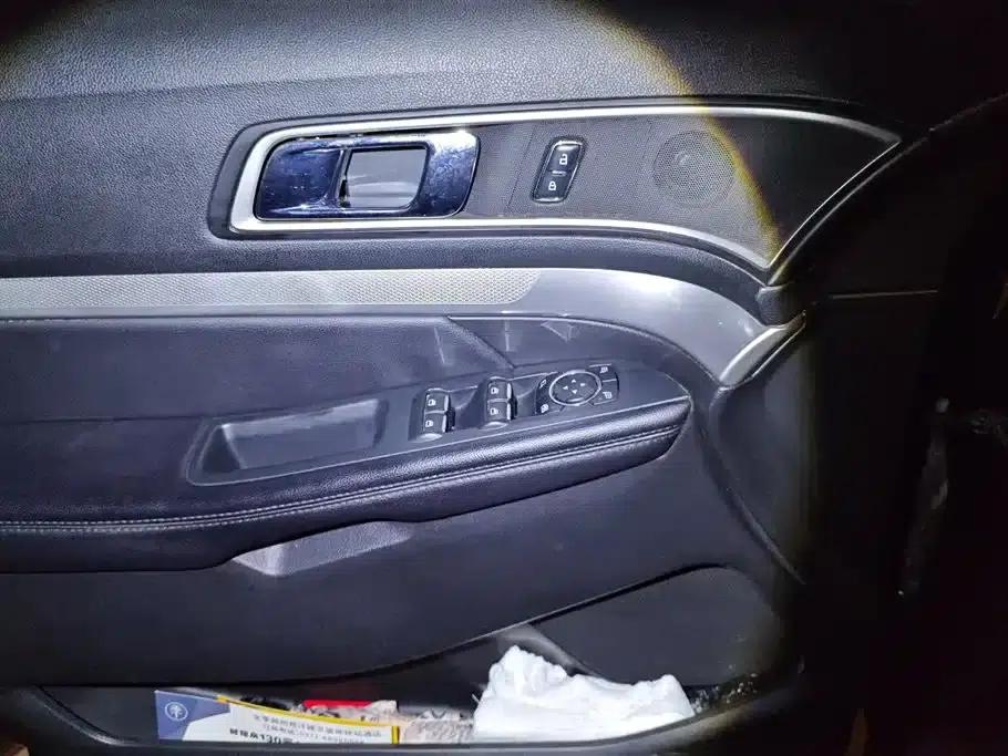 2017 Explorer 2.3T Fashion Edition (Imported) — миниатюра 7