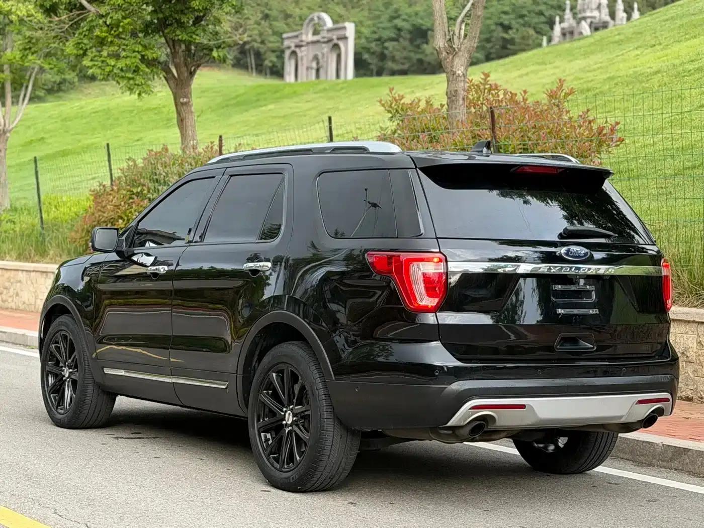 2018 Explorer 2.3T Elite Edition (Imported) — миниатюра 4