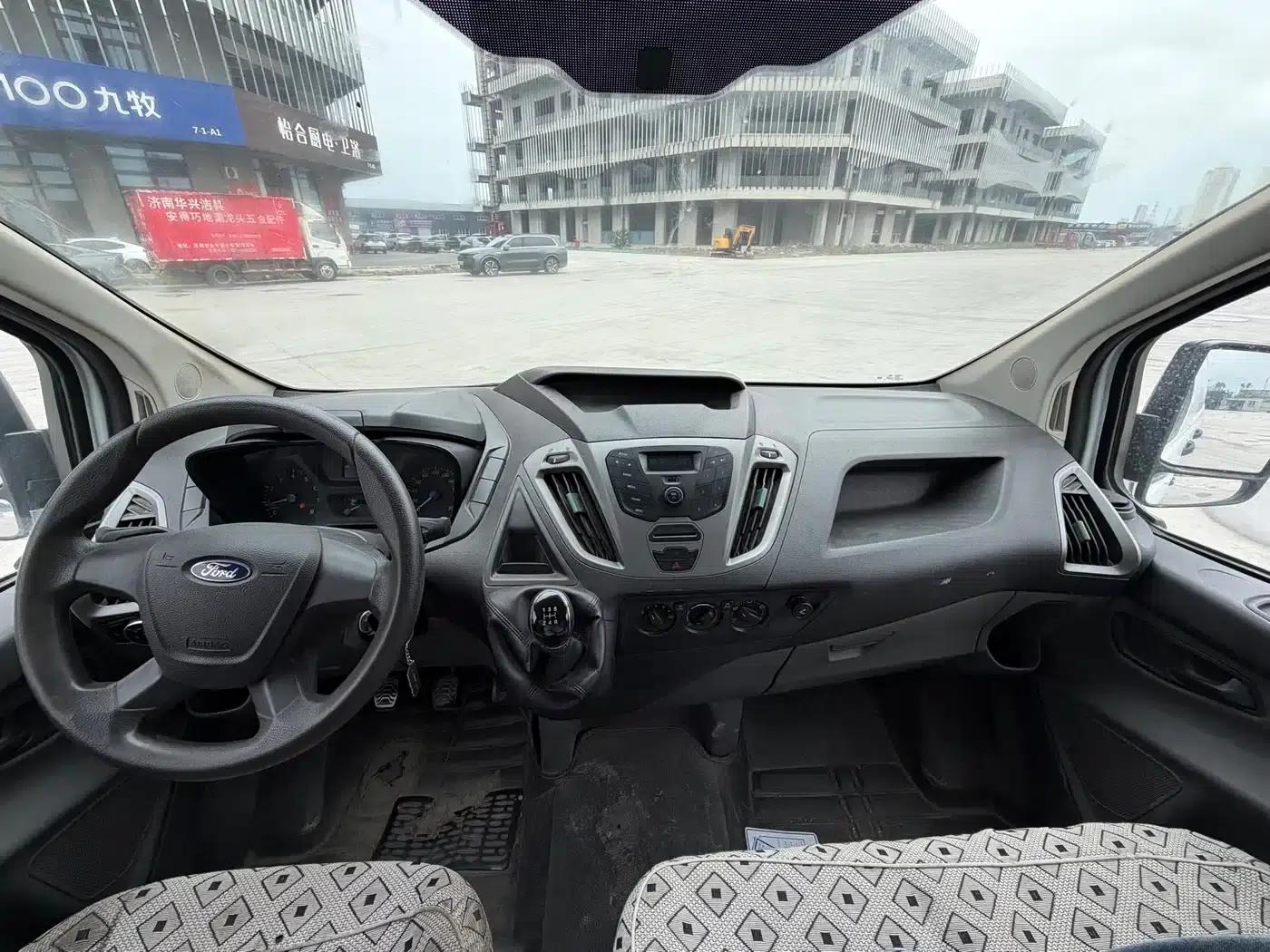 Ford Transit 2017 2.0T Gasoline Van, Short Wheelbase, Low Roof, National V Emission Standard — миниатюра 12