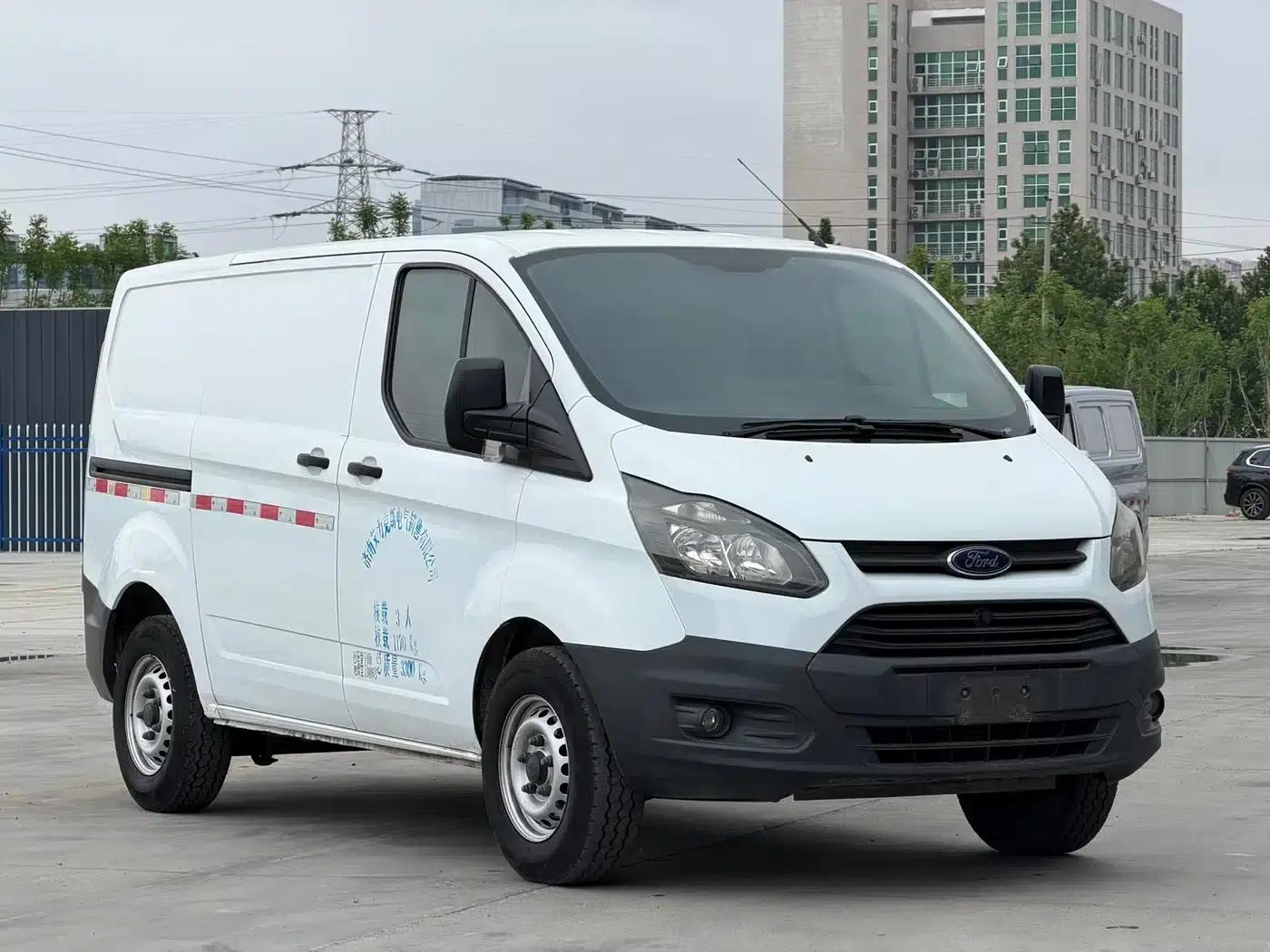 Ford Transit 2017 2.0T Gasoline Van, Short Wheelbase, Low Roof, National V Emission Standard — миниатюра 3