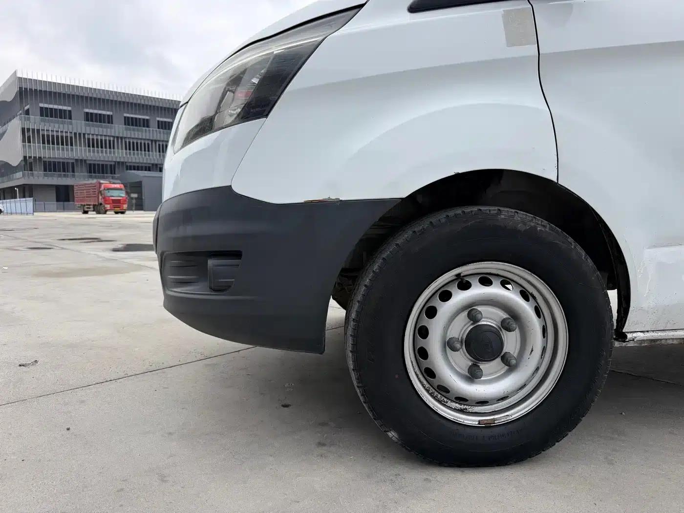 Ford Transit 2017 2.0T Gasoline Van, Short Wheelbase, Low Roof, National V Emission Standard — миниатюра 4