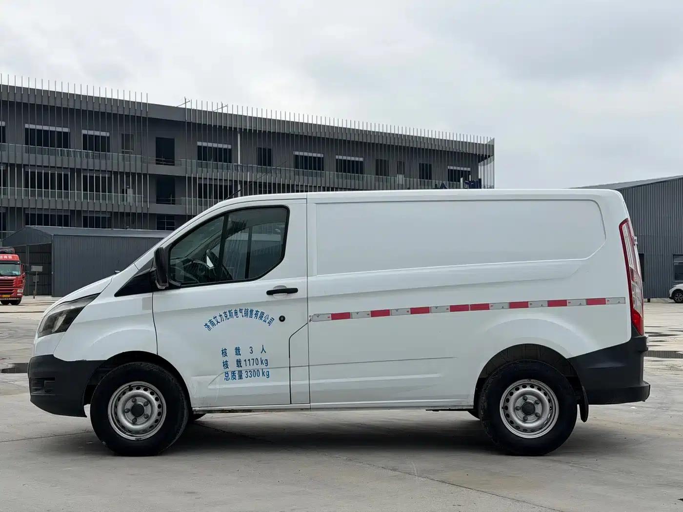 Ford Transit 2017 2.0T Gasoline Van, Short Wheelbase, Low Roof, National V Emission Standard — миниатюра 5