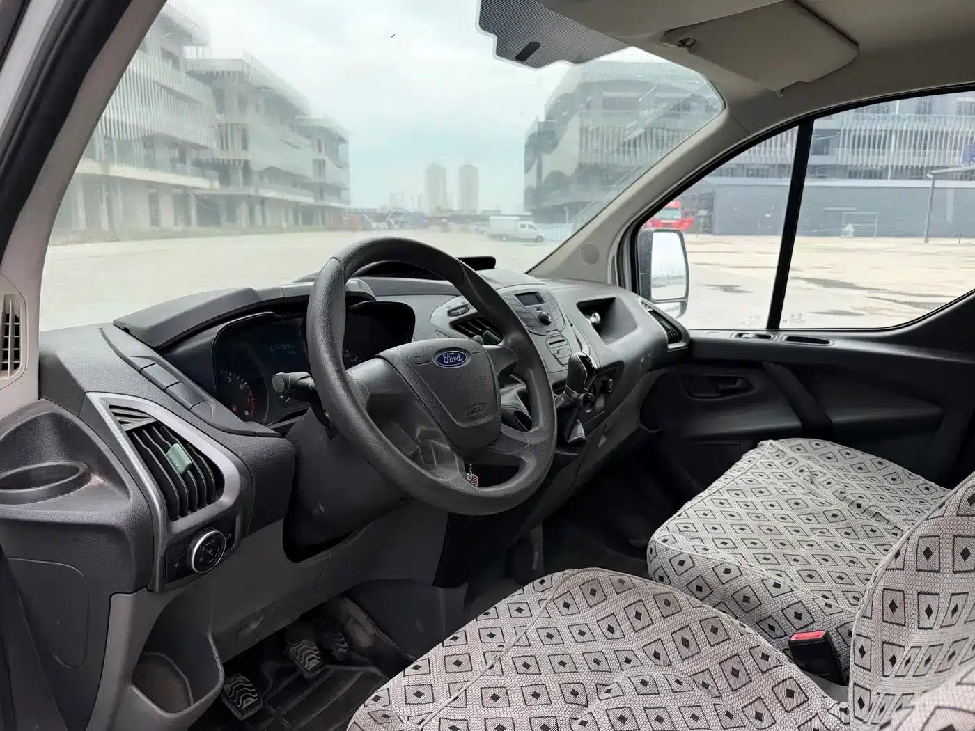 Ford Transit 2017 2.0T Gasoline Van, Short Wheelbase, Low Roof, National V Emission Standard — миниатюра 6