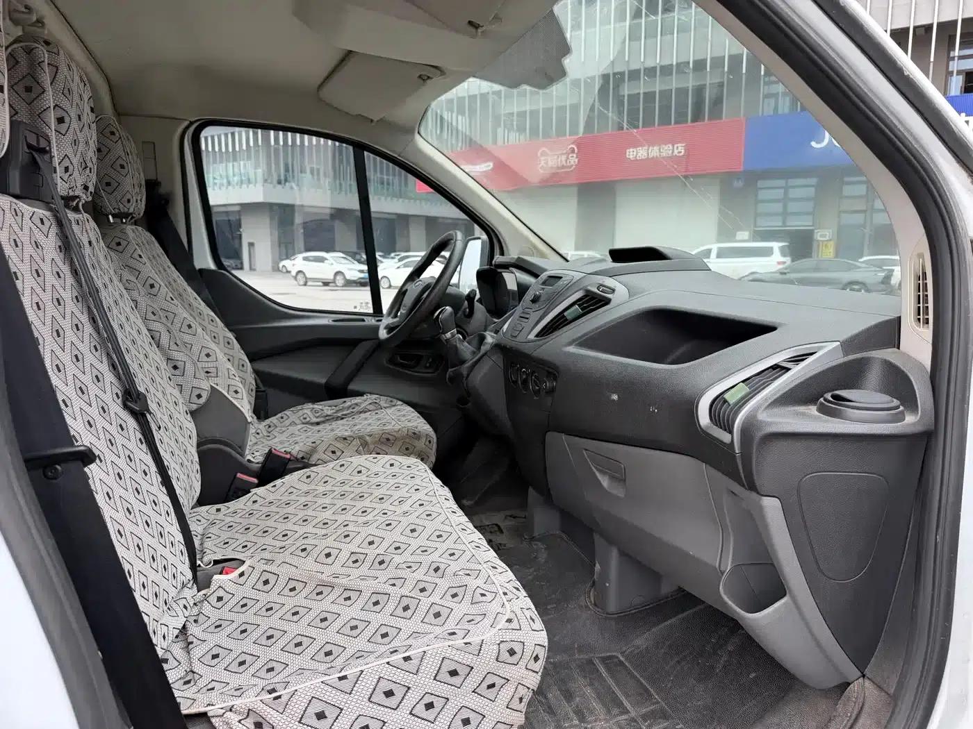 Ford Transit 2017 2.0T Gasoline Van, Short Wheelbase, Low Roof, National V Emission Standard — миниатюра 8