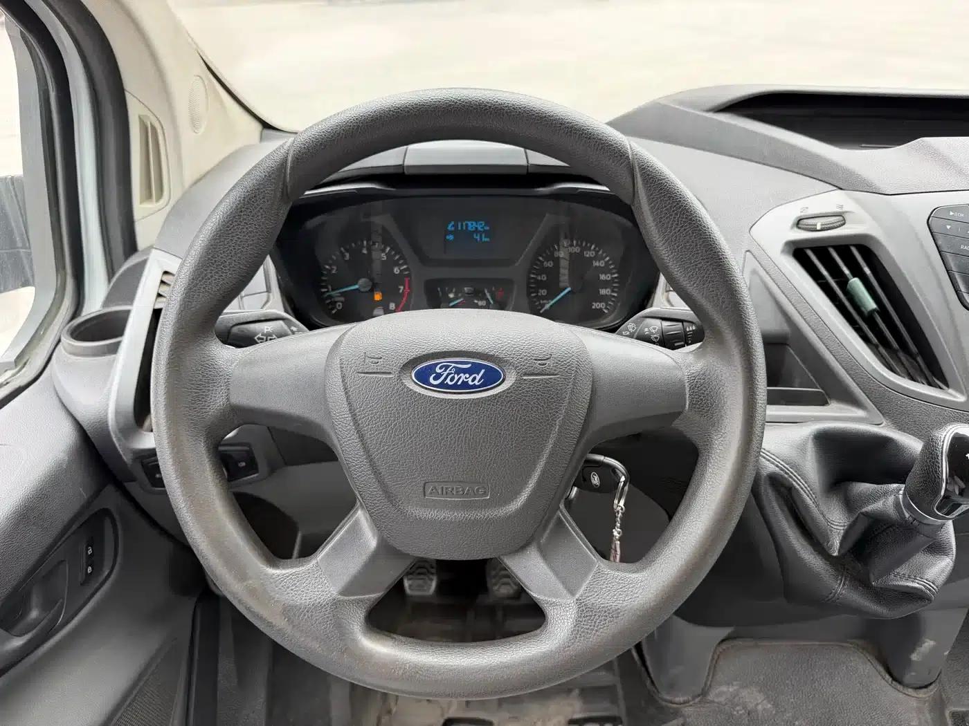 Ford Transit 2017 2.0T Gasoline Van, Short Wheelbase, Low Roof, National V Emission Standard — миниатюра 10