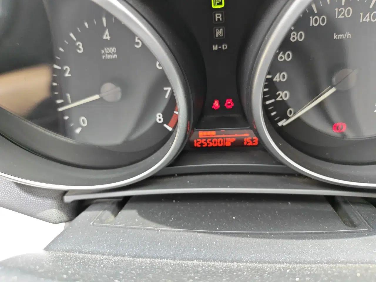 Mazda 3 2011 Sedan 1.6L Automatic Elite Model — миниатюра 13