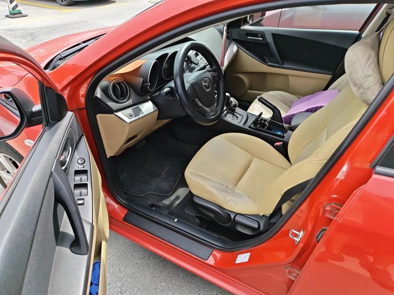 Mazda 3 2011 Sedan 1.6L Automatic Elite Model — миниатюра 17