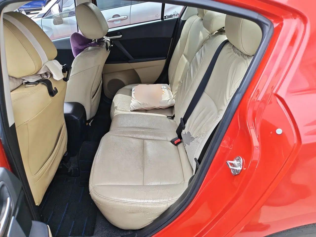 Mazda 3 2011 Sedan 1.6L Automatic Elite Model — миниатюра 18