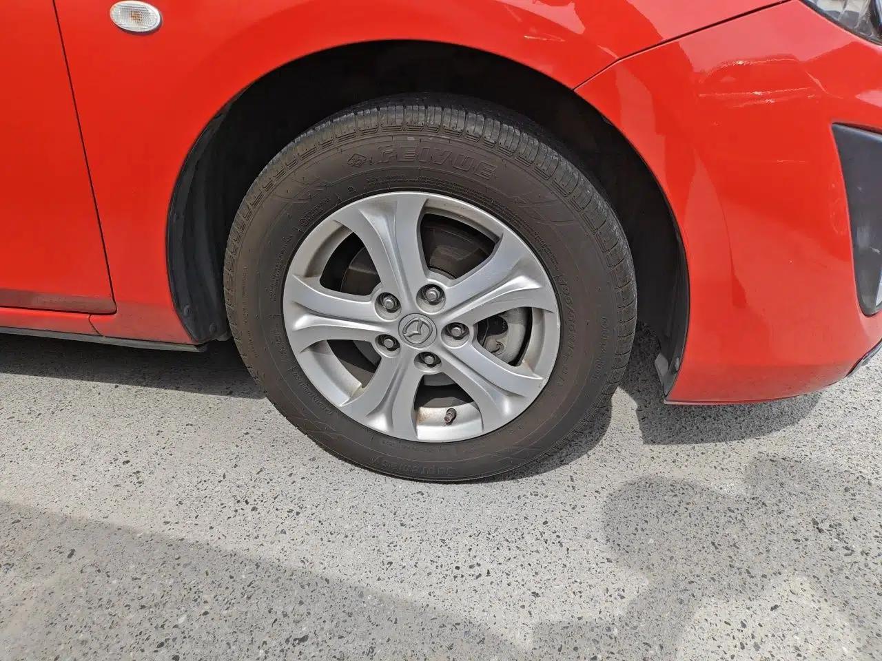Mazda 3 2011 Sedan 1.6L Automatic Elite Model — миниатюра 8