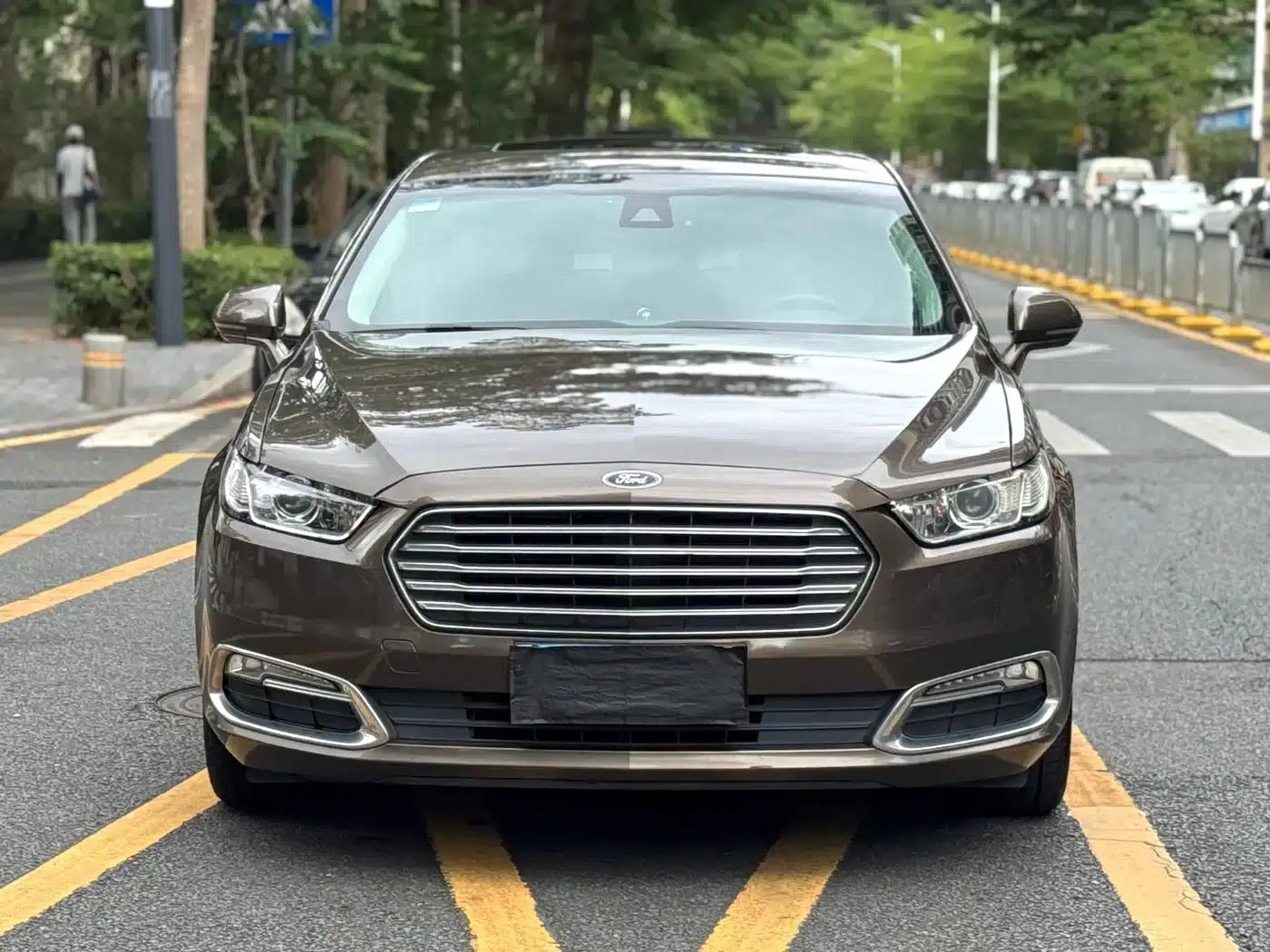 2015 Taurus EcoBoost 245 Fashion Edition — миниатюра 2