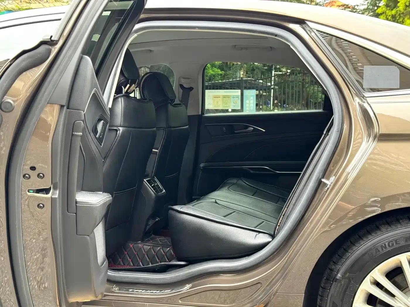 2015 Taurus EcoBoost 245 Fashion Edition — миниатюра 12