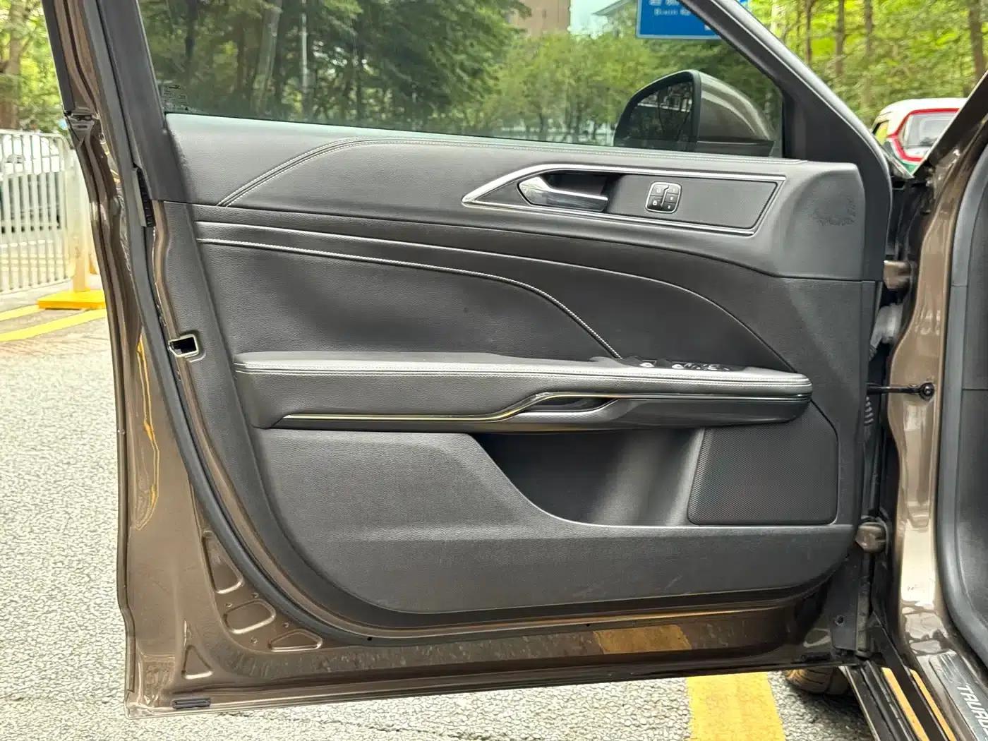 2015 Taurus EcoBoost 245 Fashion Edition — миниатюра 14