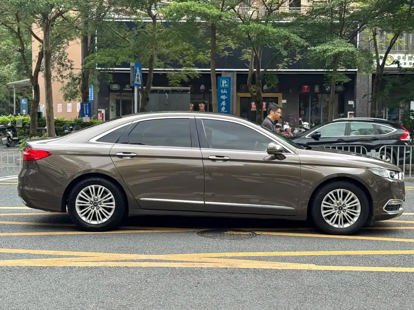 2015 Taurus EcoBoost 245 Fashion Edition — миниатюра 17