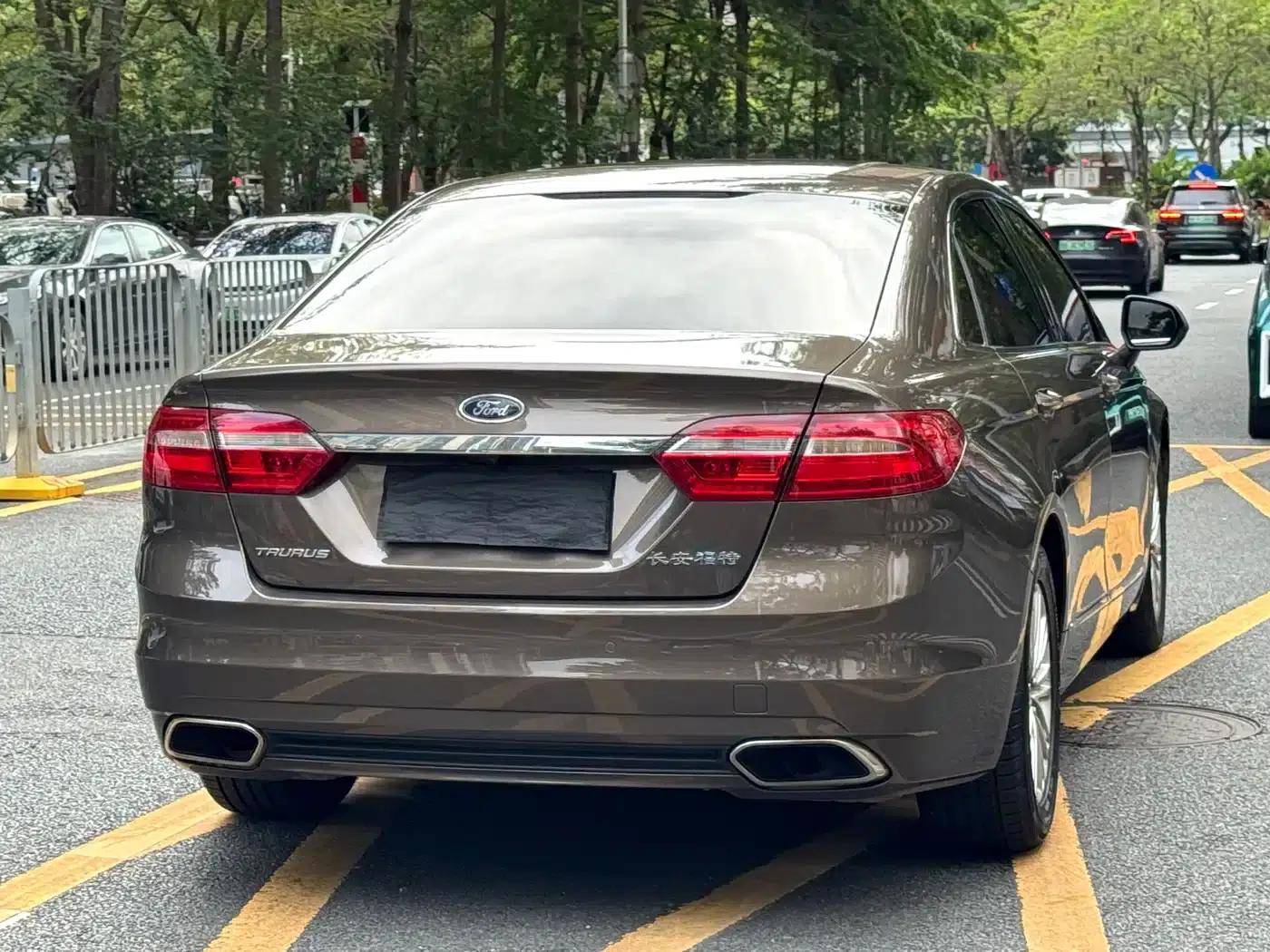 2015 Taurus EcoBoost 245 Fashion Edition — миниатюра 20