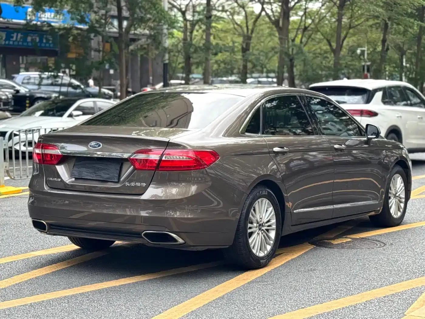 2015 Taurus EcoBoost 245 Fashion Edition — миниатюра 21