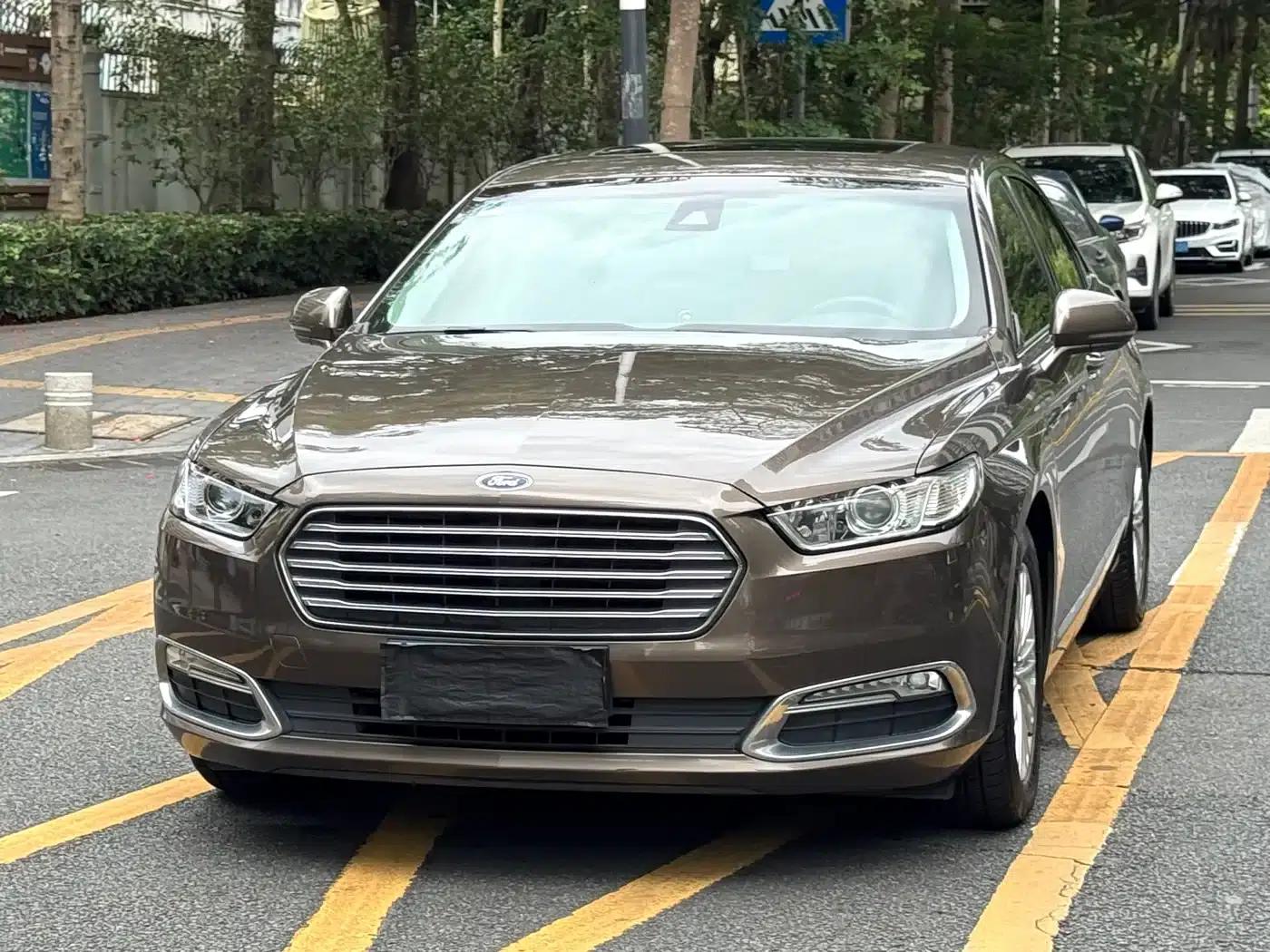 2015 Taurus EcoBoost 245 Fashion Edition — миниатюра 4